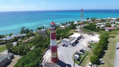 Aerials of old rustic and Historic lighthouse Vídeo Stock 88575346