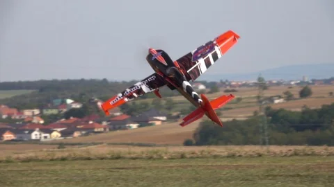 Aerobatic model aircraft fly Video stock 102029561