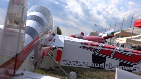 Aerobatic RC model aircraft Video stock 102024853