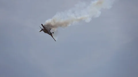 Aerobatic RC model aircraft Video stock 102029271