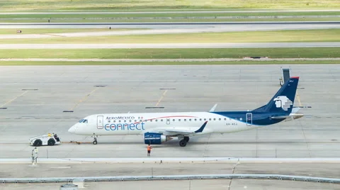 Aeroméxico Connect Embraer ERJ-190 in Houston TX Stock Footage
