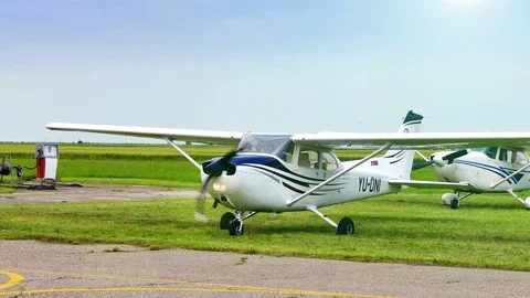 Aeromiting Aircraft Stock-Footage 91429103