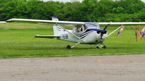 Aeromiting Aircraft Stock-Footage 91572666