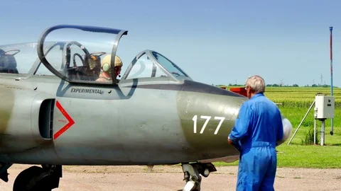 Aeromiting Aircraft Stock-Footage 91677434