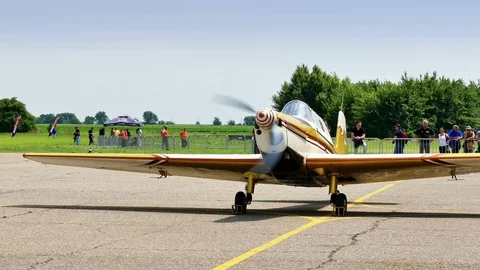 Aeromiting Aircraft Stock-Footage 91679977