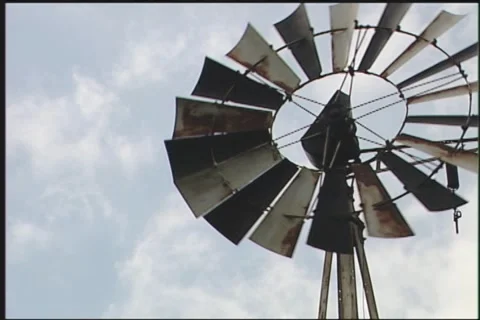 Aeromotor-style windmill  스톡 동영상 948321
