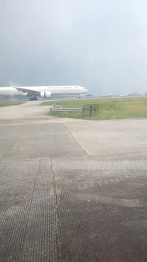 Aeroplane Stock Footage 220675601