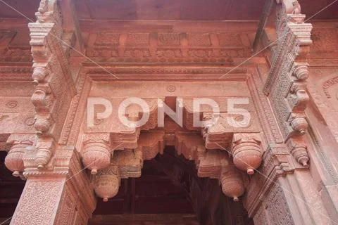 The aesthetic & military strategic architectural design of the Red Fort ...