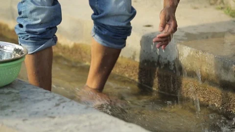 Aflaj Irrigation System in an old omani village. Video stock 117730741