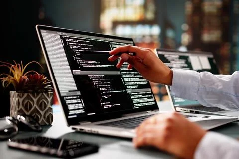 African American Coder Using Computer At Desk Foto stock