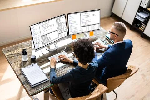 African American Programmer Woman Coding Stock-Fotos