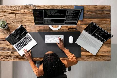 African American Programmer Woman Coding Stock-Fotos