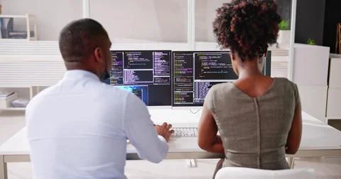 African American Programmer Woman Coding Stock-Fotos