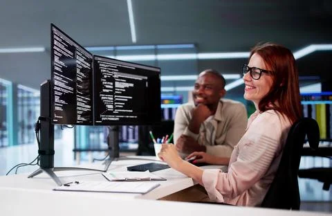 African American Programmer Woman Coding On Computer Foto stock
