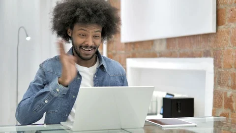 African Man Talking for Video Chat Vídeo Stock 104324976
