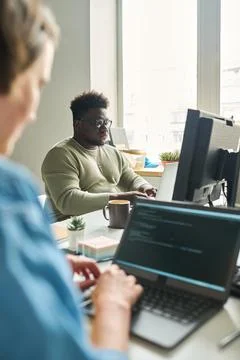African man working on computer at office Foto stock