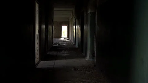 After going through a long corridor abandoned Vidéo 39844690