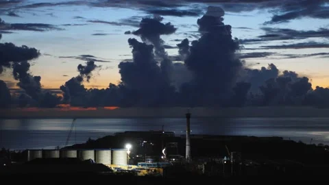 After sunset in the evening, the colorful clouds on the sea covered the sky 스톡 동영상 142247120