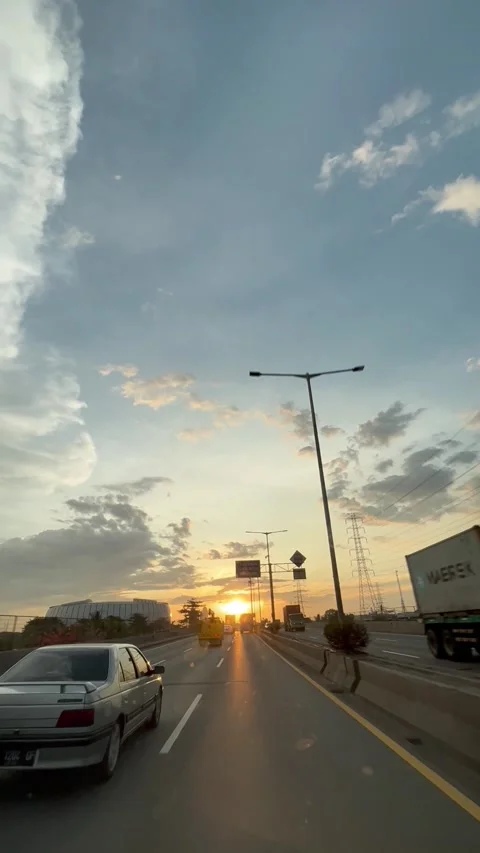 Afternoon trip on the highway : Potrait Video stock 238626176