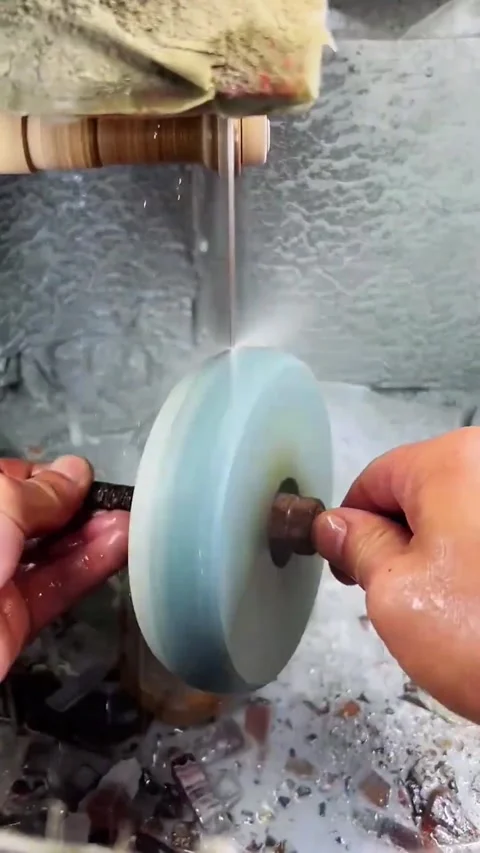 Agate stone brand cutting process Stockbeeldmateriaal 270252901