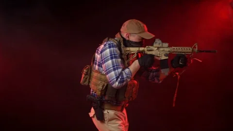 Agent fbi with automatic rifle Video stock 124651866
