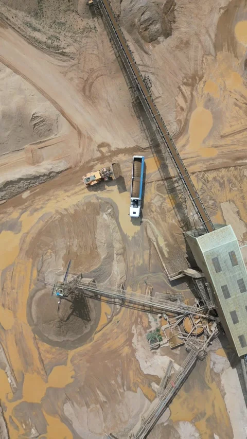 Aggregate Quarry: HGV Loading (Quarry Conveyor Belt System) -Portrait Vídeo Stock 313628369