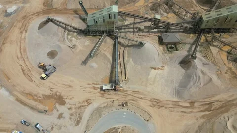 Aggregate Quarry: Production Site Loading (Quarry Conveyor Belt System) Vídeo Stock 313628695