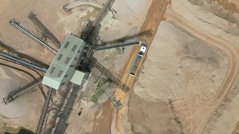 Aggregate Quarry: Production Site (Quarry Conveyor Belt System) Vídeo Stock 313628557
