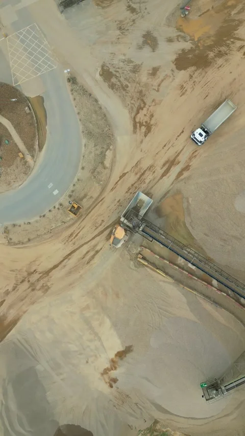 Aggregate Quarry: Vehicle Loading (Quarry Conveyor Belt System) -Portrait Vídeo Stock 313629190