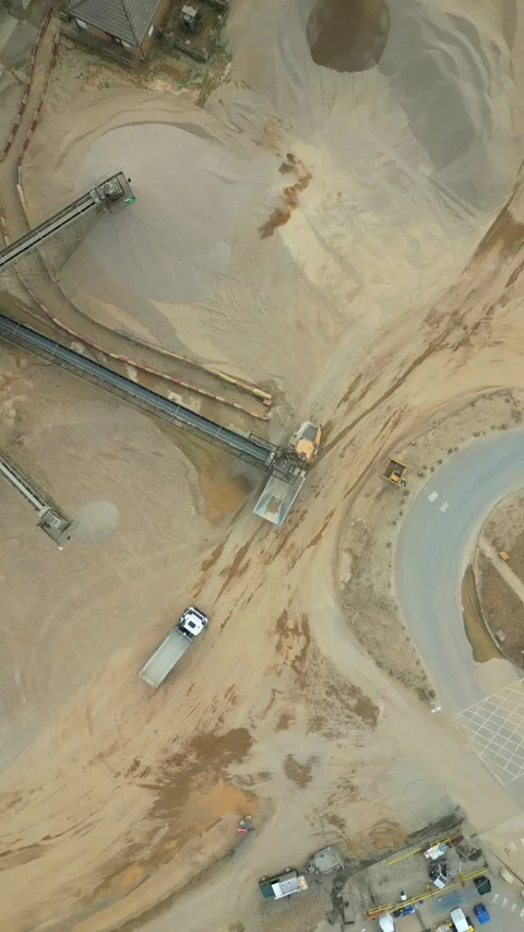 Aggregate Quarry: Vehicle Loading (Quarry Conveyor Belt System) -Portrait Vídeo Stock 313629271