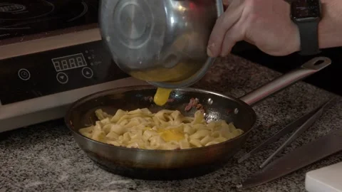 Aggs in pasta 스톡 동영상 150267882