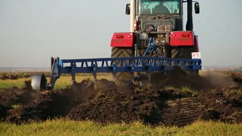 Agricultural machinery at work 스톡 동영상 140136987