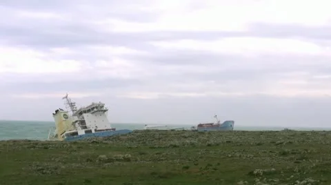 Aground ship Видео 22225111