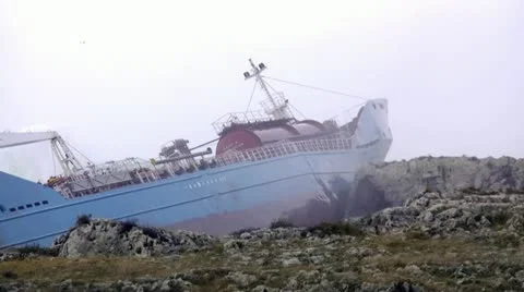 Aground ship in the storm Stock-Footage 22225315