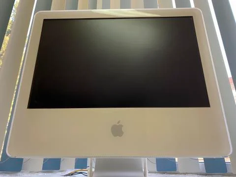 Aguascalientes, Mexico 21/04/2020 Retro computer iMac Core Duo was the first  스톡 사진
