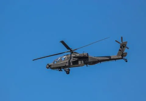 An AH-64D Apache Longbow attack helicopter Фото