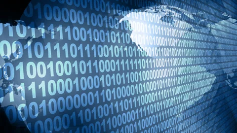 Ai algorithm analyzes lines of binary code and world map to enhance cyber Vídeo Stock 260451152