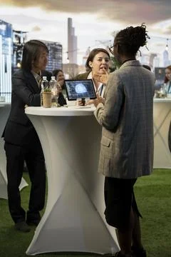 AI application on tablet and business automation discussed by businesspeople Fotos de archivo