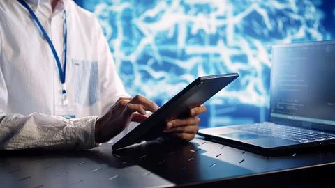 AI programmer runs code in data center 스톡 사진