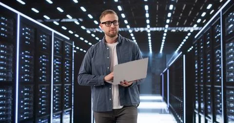 AI Security Specialist Inspects Data Center Systems In South Korea 库存照片