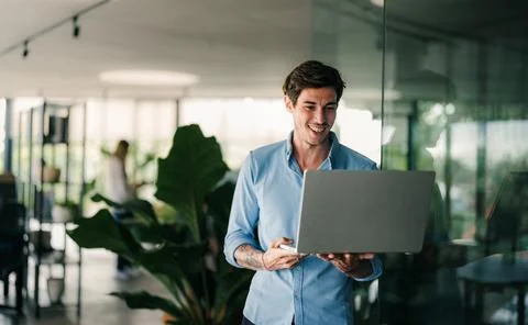AI technology help people to work with generative AI functions by prompting.. 스톡 사진