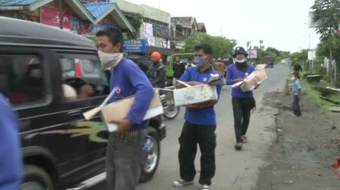 Aid Workers Distribute Face Masks During Volcanic Eruption Crisis Vídeo Stock 8928124