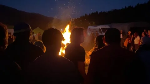 Ain at the fire of kam 動画素材 285516070