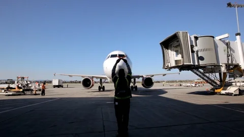 Aiplane guided to gate WS SF Video stock 95293971