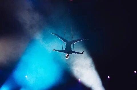 An air acrobat in the circus ring Foto stock