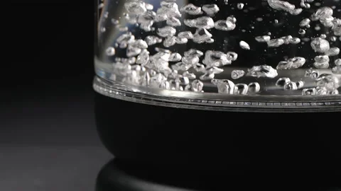 Air bubbles rising in slow motion 库存影片 232841805
