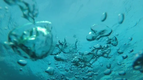 Air bubbles underwater 動画素材 100350181