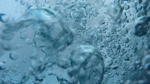 Air bubbles underwater Vídeos de archivo 120820976