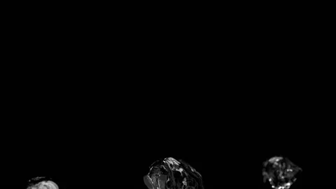 Air bubbles in the water Stock-Footage 137451224