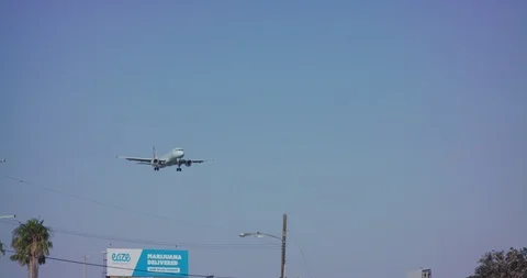 Air Canada Flight touches down at Los Angeles International Airport (LAX) Video stock 91840912